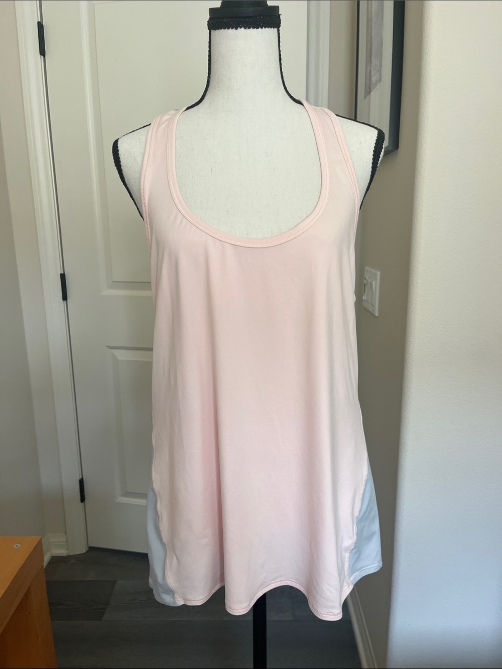 Athleta Light Pink Scoop Neck Tank Top